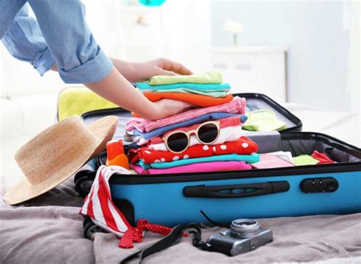 9 Must-Have Items You Should Always Bring to the Airport