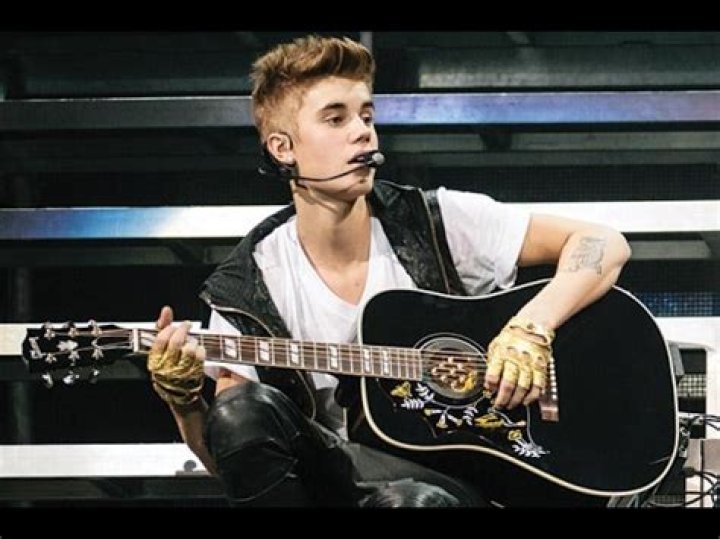 Can Justin Bieber Play Guitar?