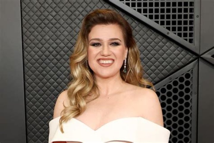 Is Kelly Clarkson a Soprano?
