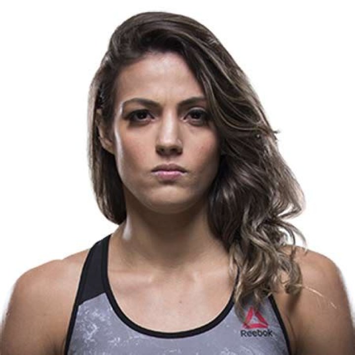 Poliana Botelho Bio-salary, net worth, relationship, career, bio, affair, boyfriend, stats, UFC, MMA, boyfriend, earnings