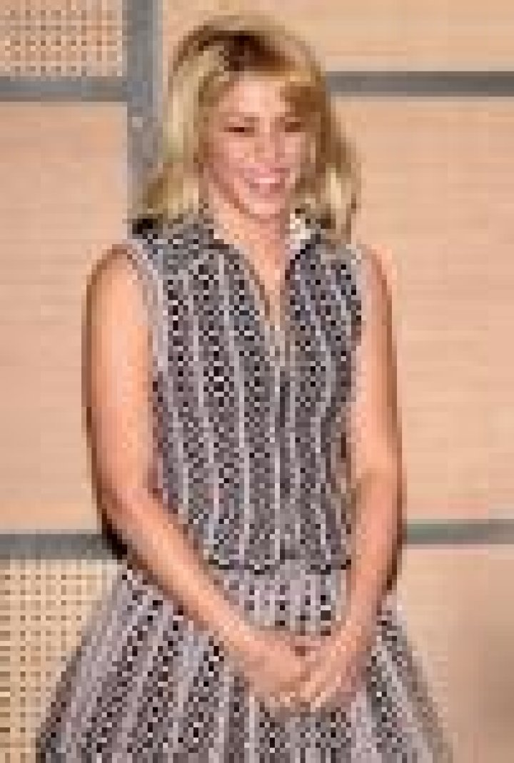 Shakira Signs Management Deal With Roc Nation