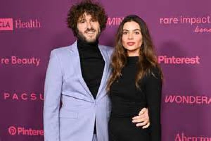 Taylor Misiak | Ally, FX Dave Cast, Lil Dicky, Dave Burd, Net Worth, Dating, Relationship, Boyfriend, Tony Yacenda, Wiki, Bio, Pillow Talking, Height, American Vandal, Instagram, Wikipedia, Twitter, Ted Talk, Reddit, Movies